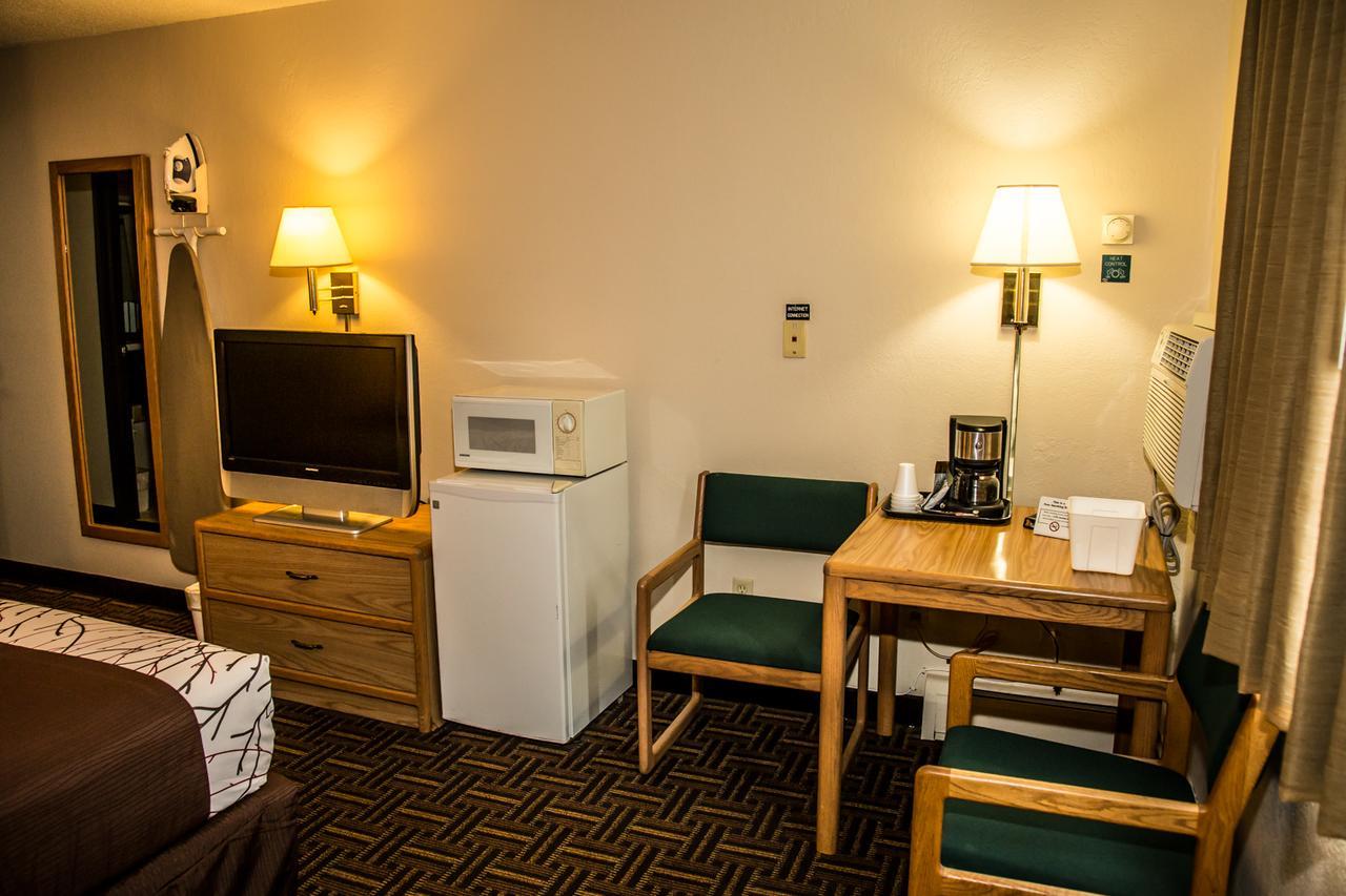 Americas Best Value Inn & Suites Detroit Lakes Dış mekan fotoğraf